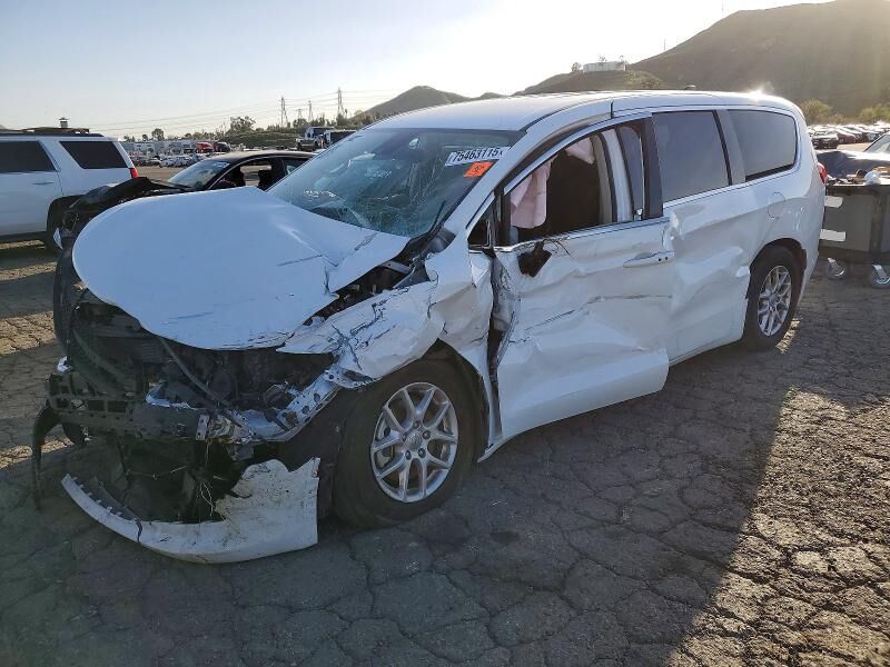 2024 CHRYSLER Voyager