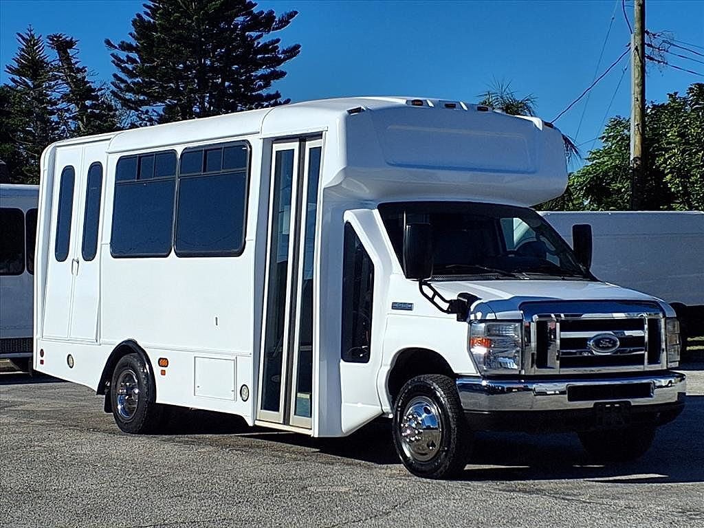 2017 FORD E-450