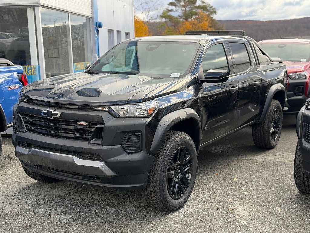 2025 CHEVROLET Colorado