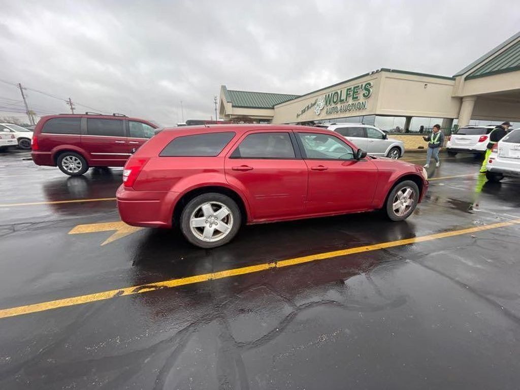 2005 DODGE Magnum