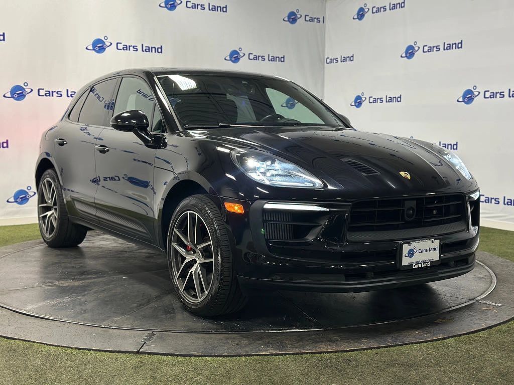 2023 PORSCHE Macan