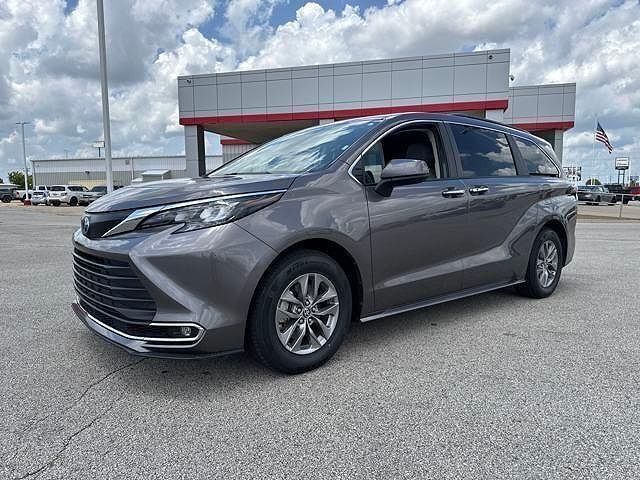 2024 TOYOTA Sienna