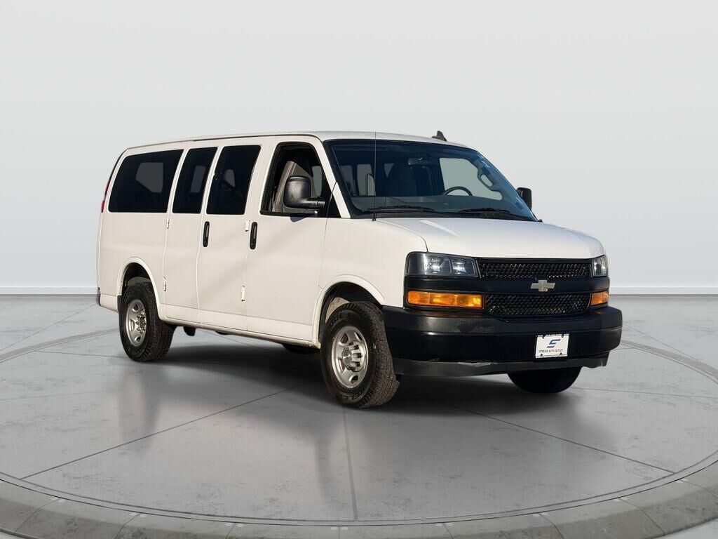 2022 CHEVROLET Express