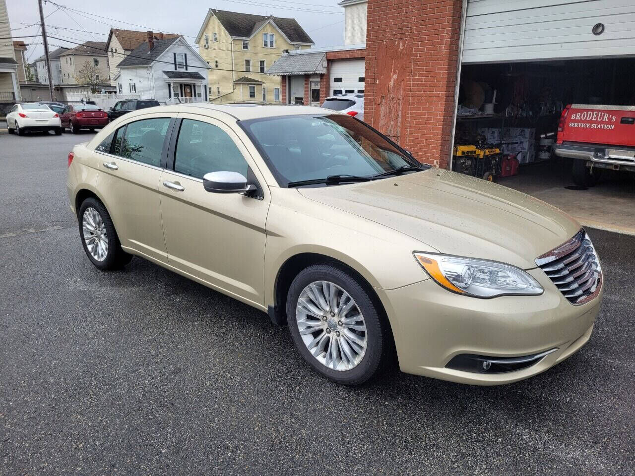 2011 CHRYSLER 200