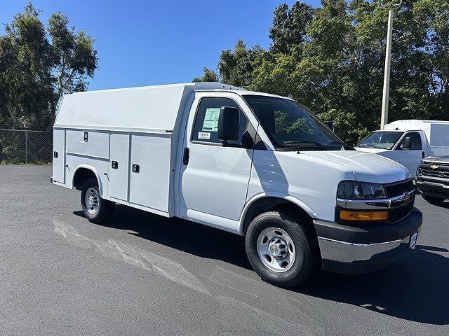 2025 CHEVROLET Express