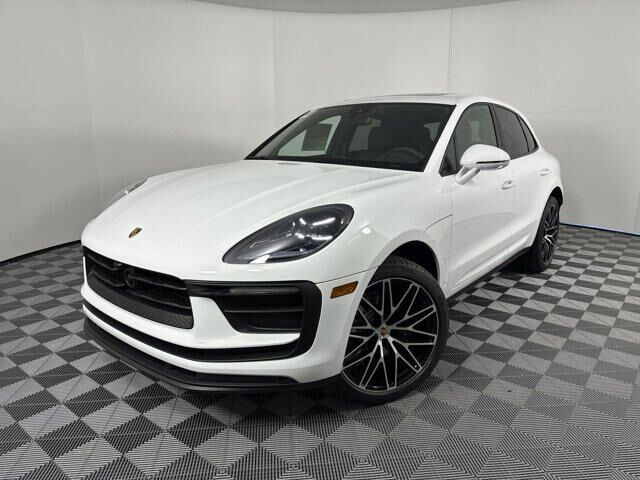 2025 PORSCHE Macan