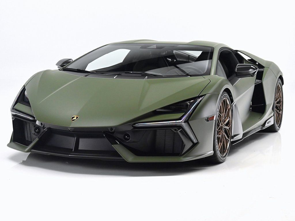 2025 LAMBORGHINI Revuelto