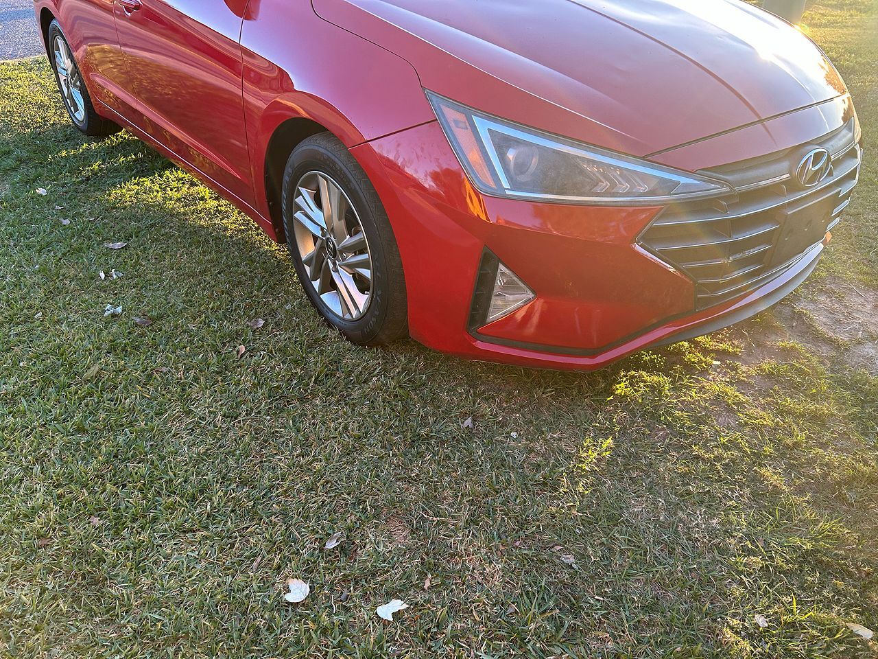 2019 HYUNDAI Elantra