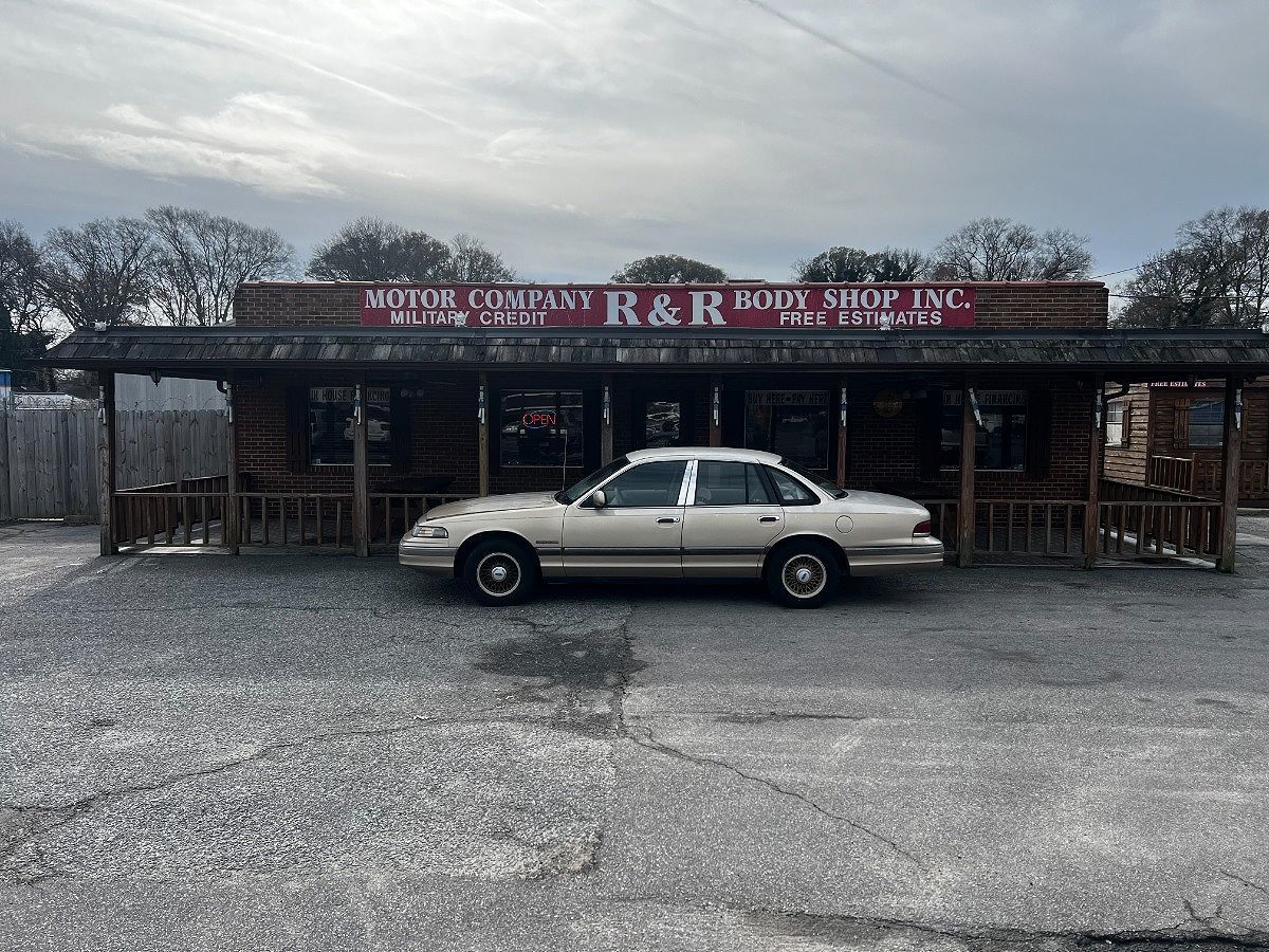 Ford Crown Victoria