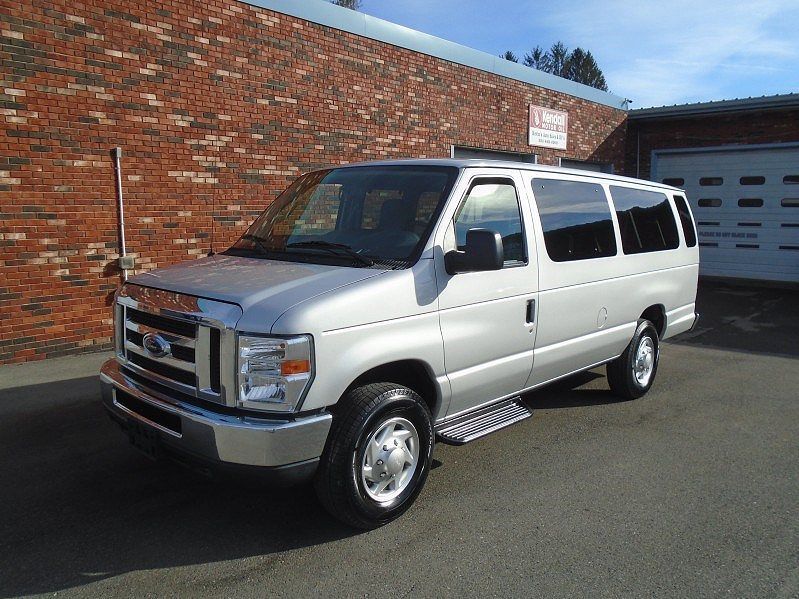 2012 FORD E-350