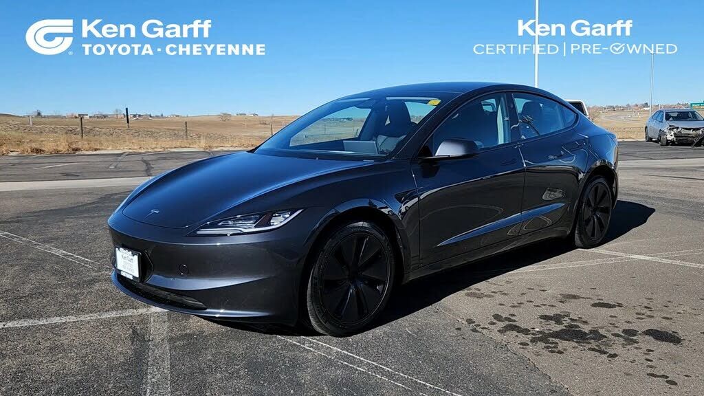 2025 TESLA Model 3