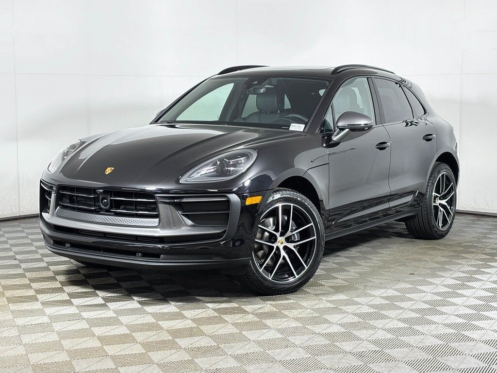 2026 PORSCHE Macan