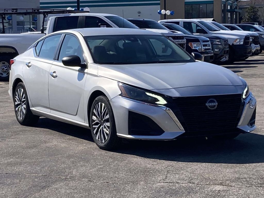 2024 NISSAN Altima