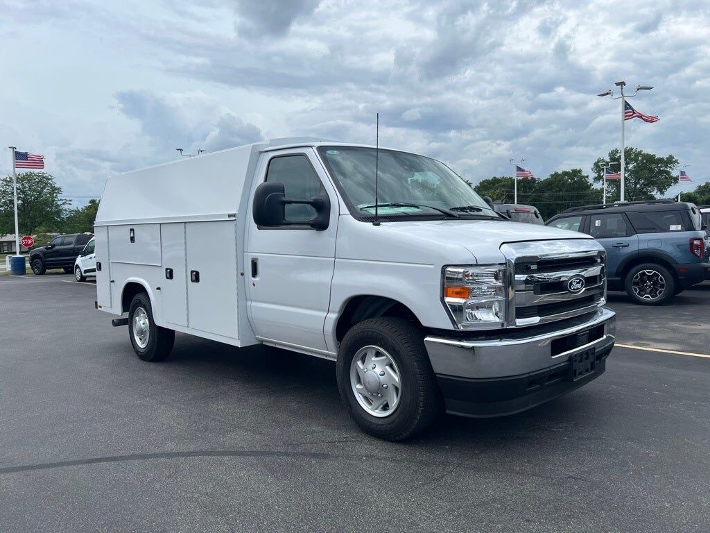 2026 FORD E-350