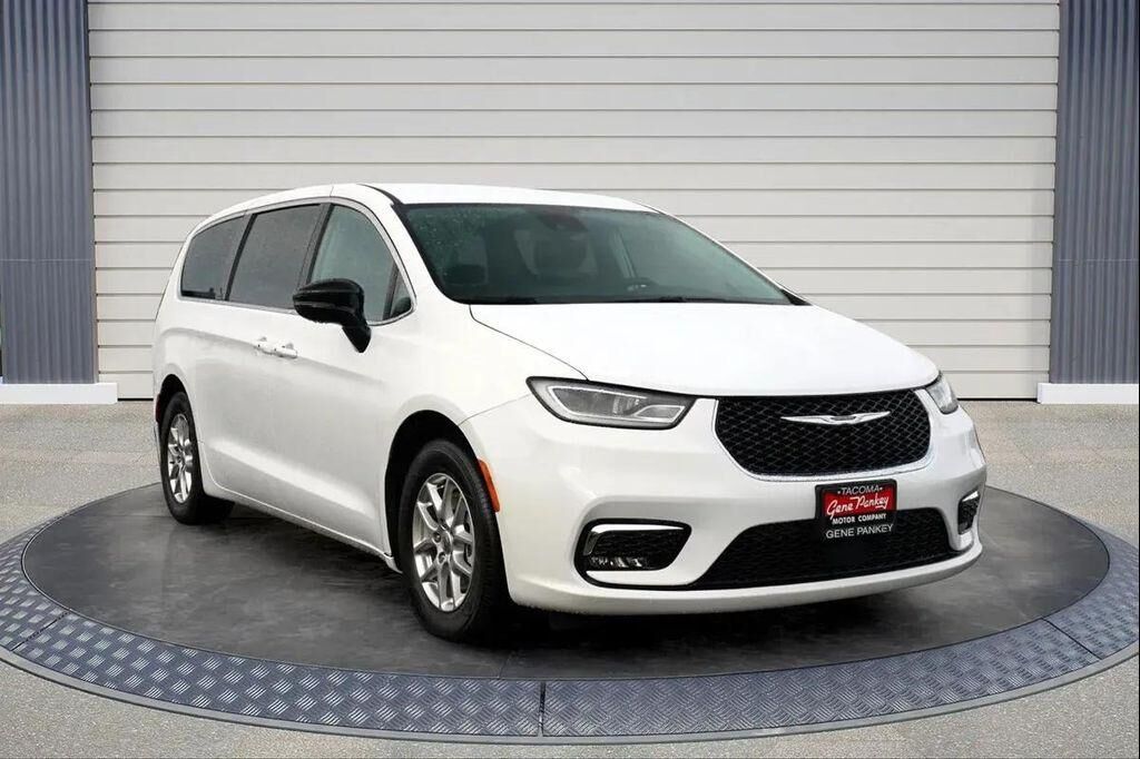 2024 CHRYSLER Pacifica