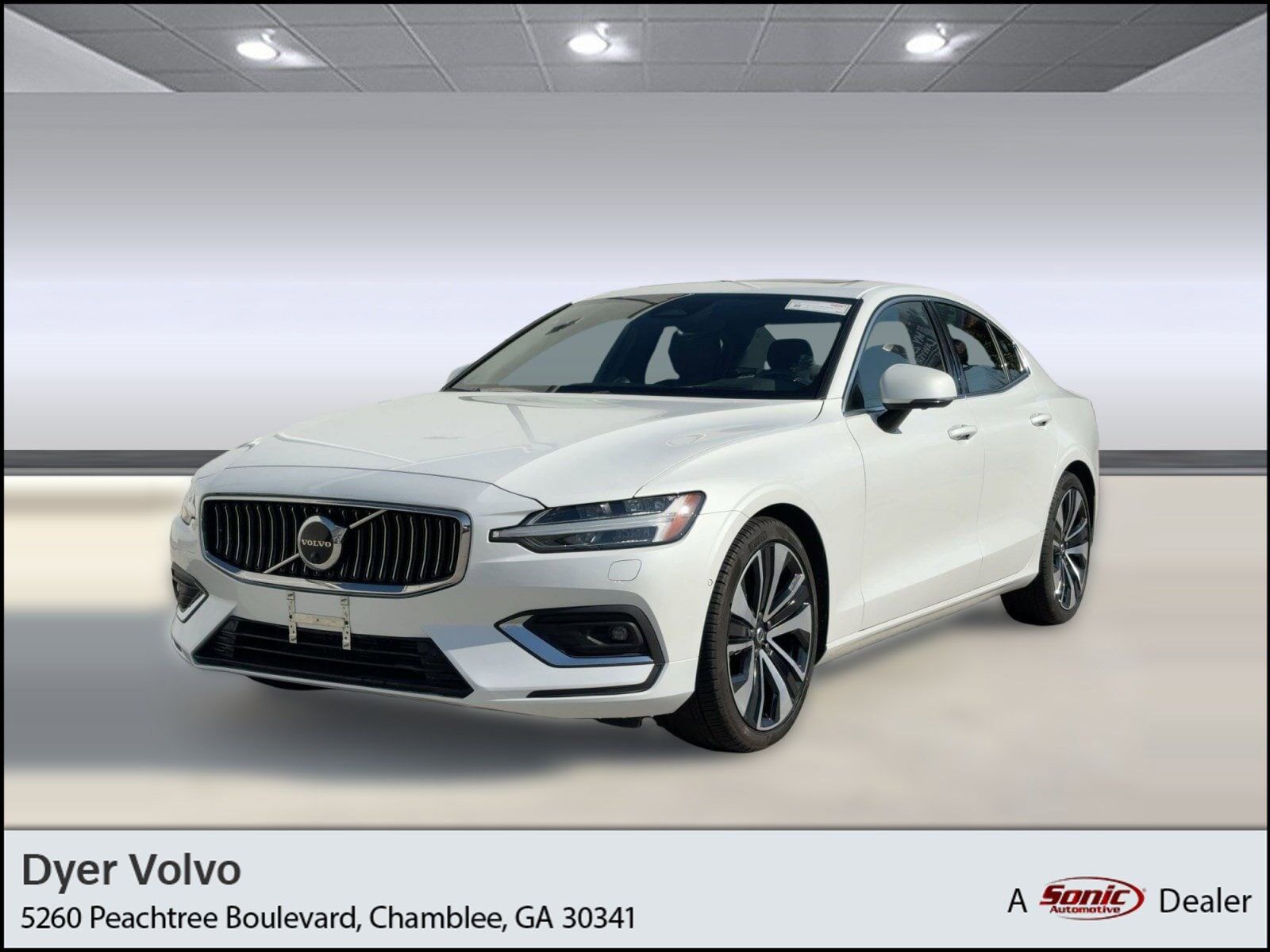 2026 VOLVO XC40