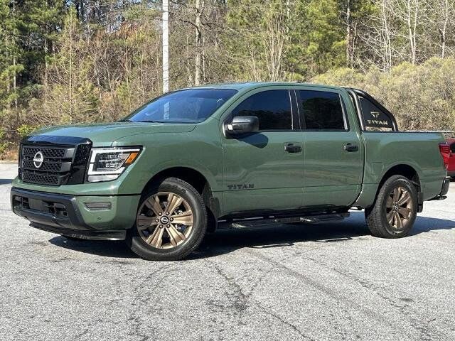 2024 NISSAN Titan