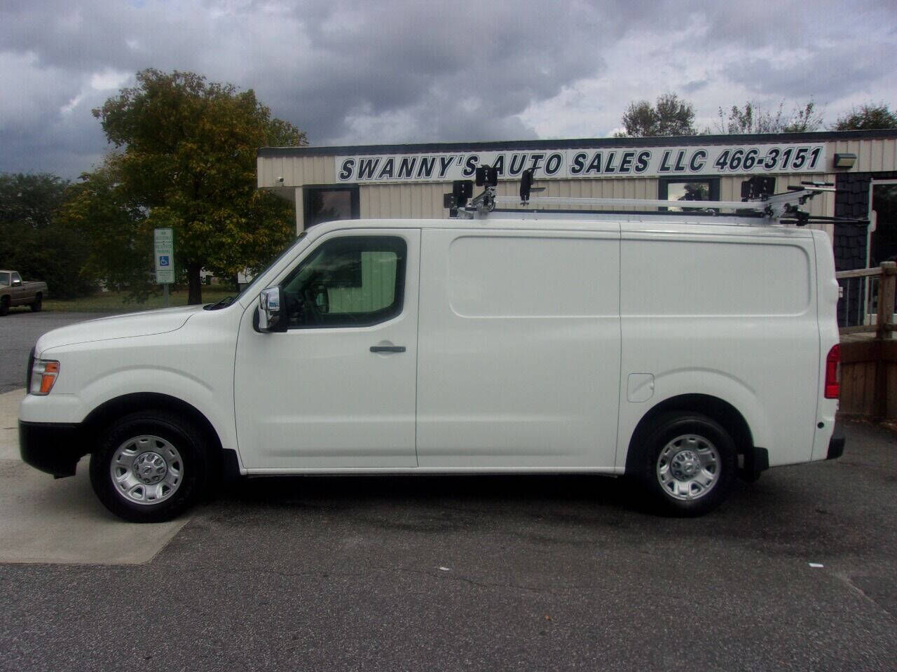 2019 NISSAN NV