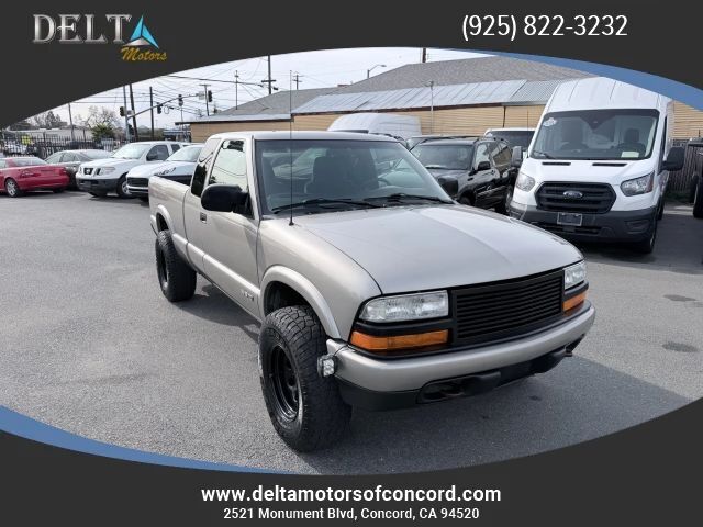 2002 CHEVROLET S-10 Pickup