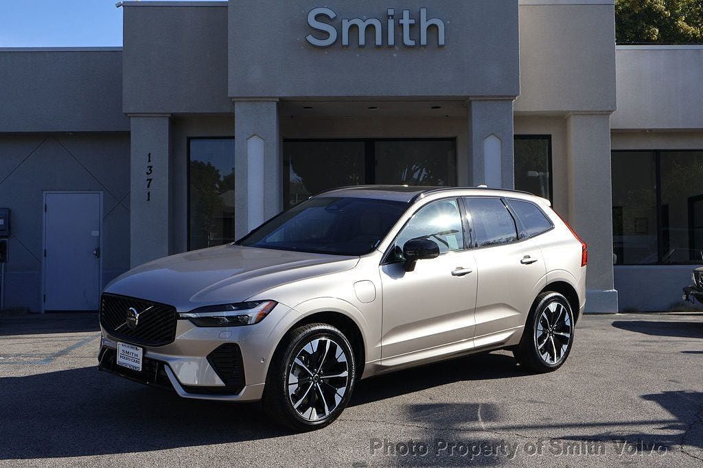 2026 VOLVO XC60