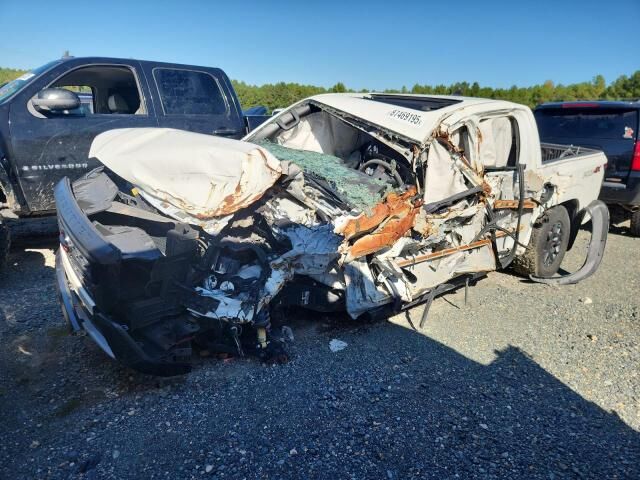 2024 NISSAN Frontier