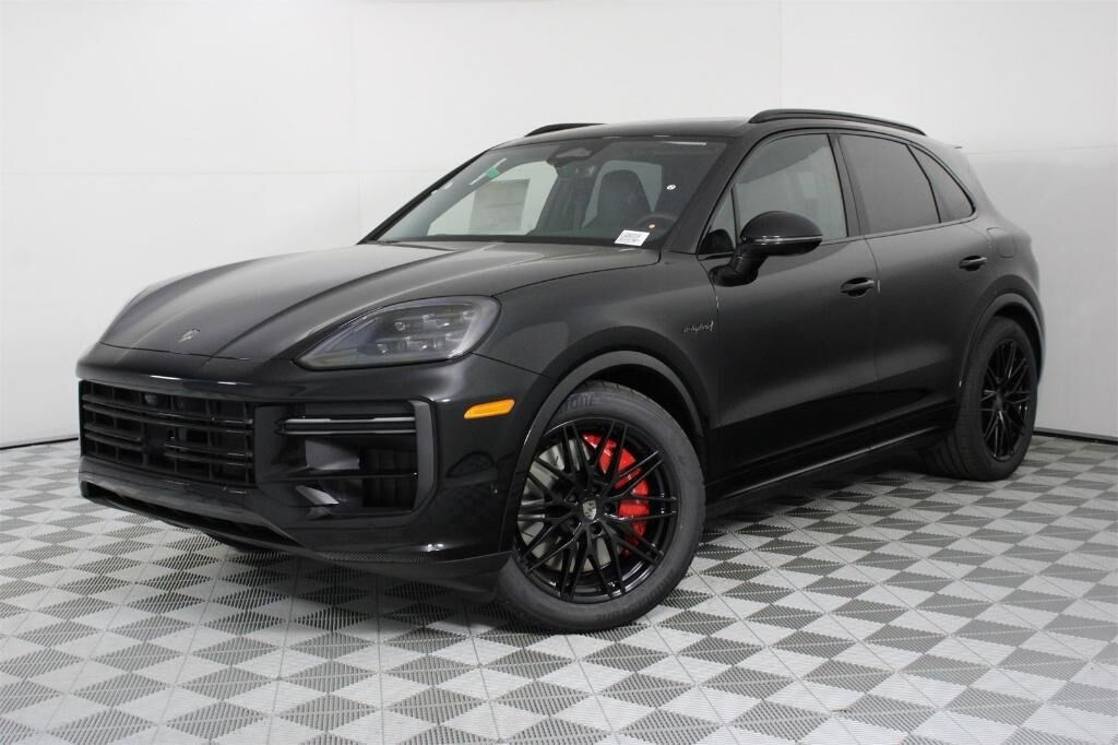 2026 PORSCHE Cayenne