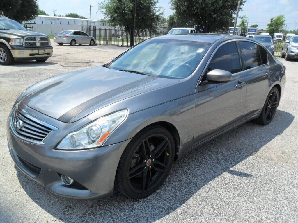 2013 INFINITI G37