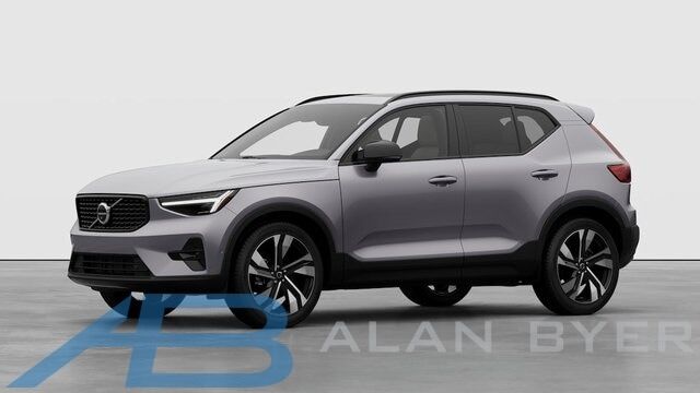 2026 VOLVO XC40