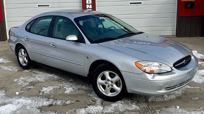 2002 FORD Taurus