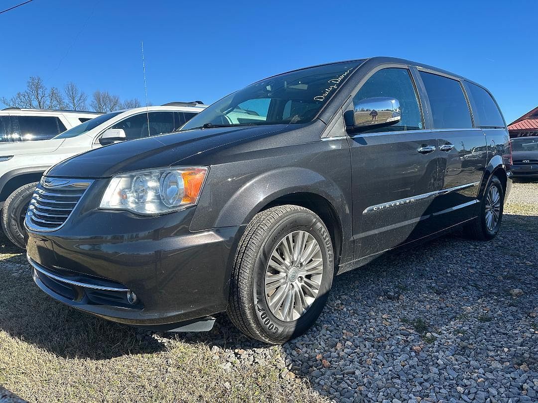 2015 CHRYSLER Town and Country