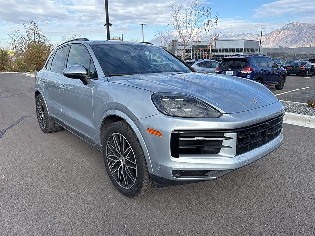 2024 PORSCHE Cayenne