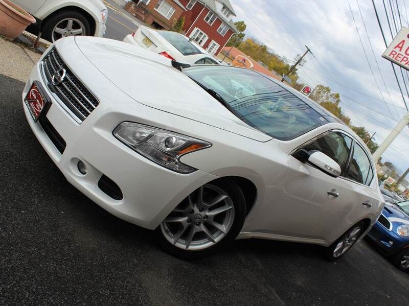 2011 NISSAN Maxima