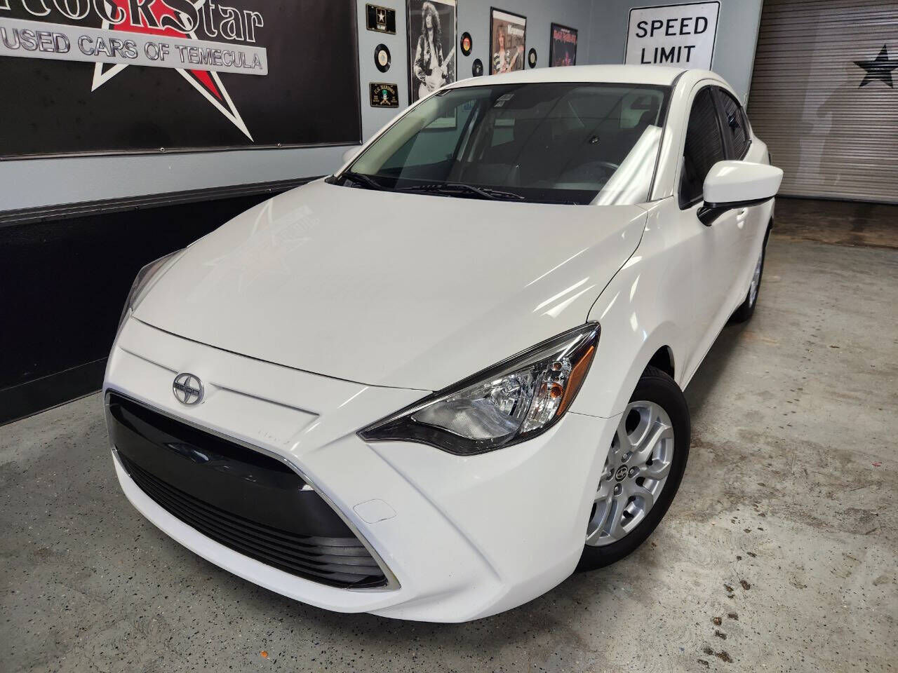 2016 TOYOTA Scion