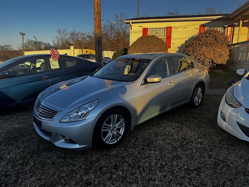 2013 INFINITI G37