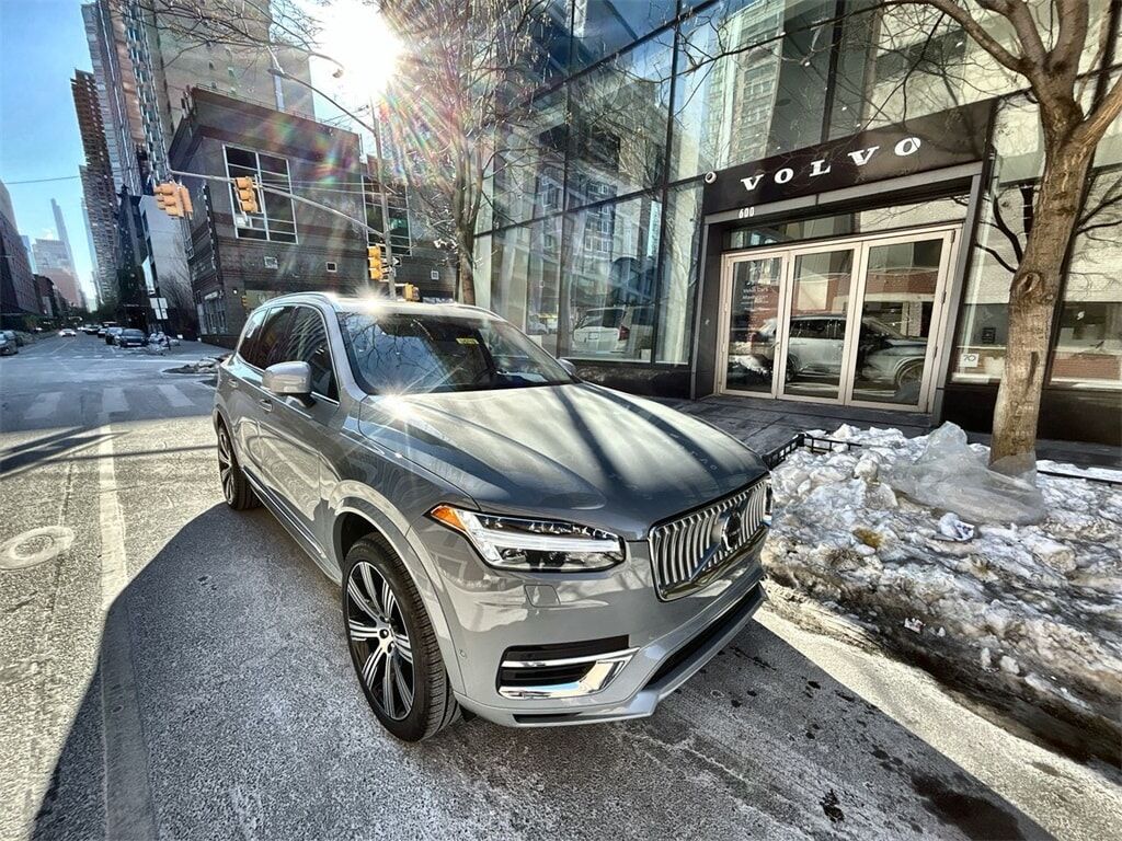 2025 VOLVO XC90
