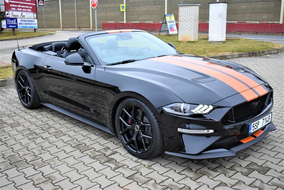 2020 FORD Mustang
