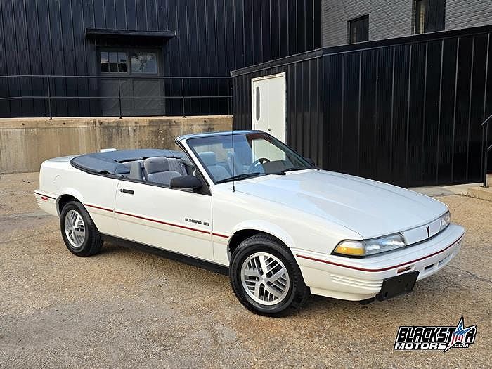 Pontiac Sunbird