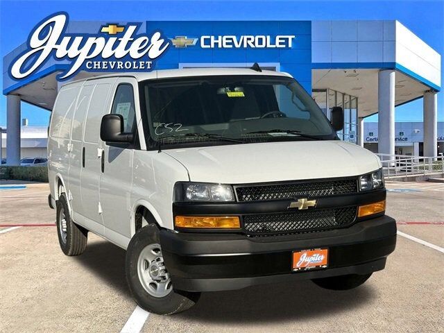 2025 CHEVROLET Express