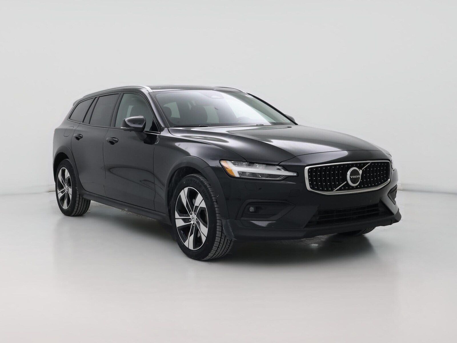 2023 VOLVO V60CC
