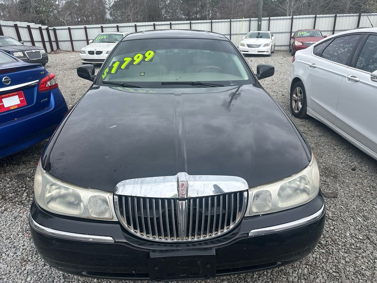 2002 LINCOLN Town Car