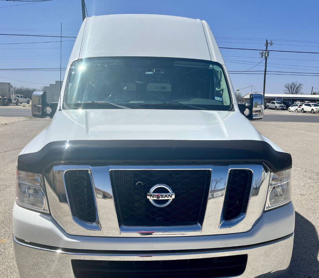 2017 NISSAN NV