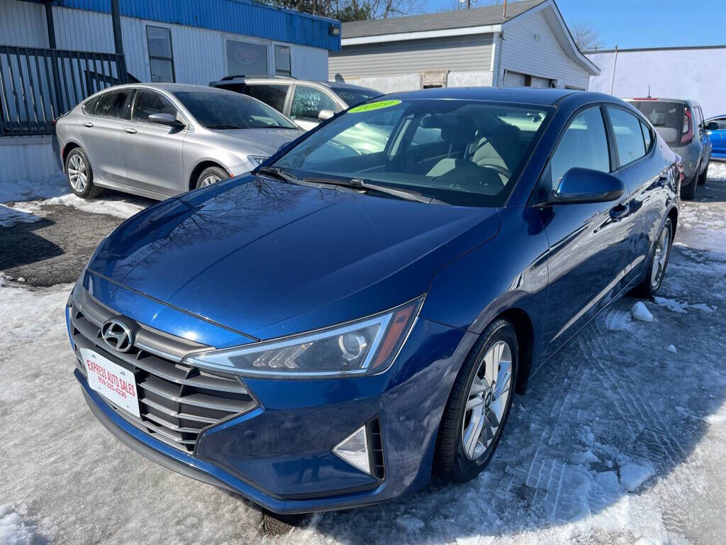 2019 HYUNDAI Elantra