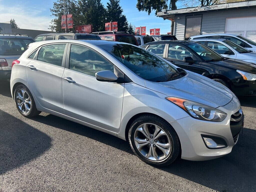 2013 HYUNDAI Elantra