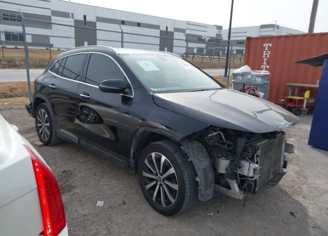 2022 MERCEDES-BENZ GLA-Class