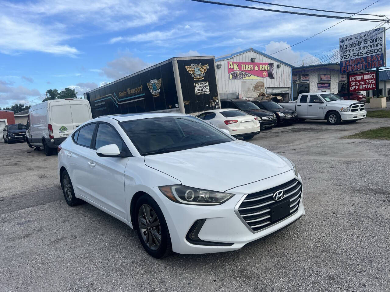 2017 HYUNDAI Elantra