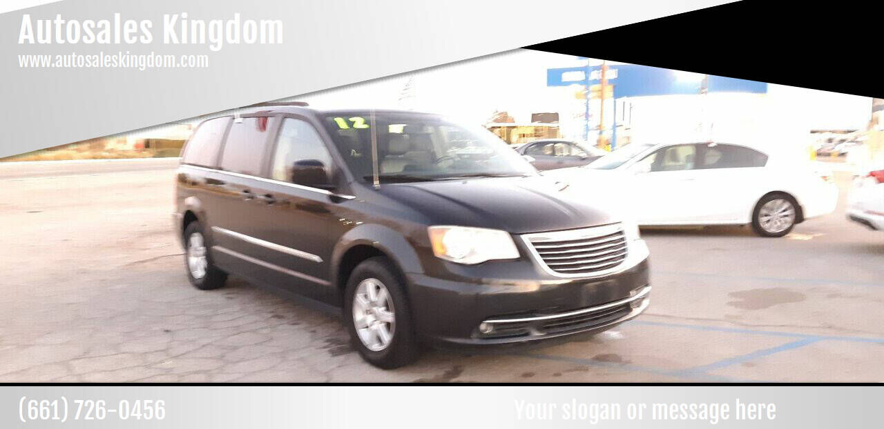 2012 CHRYSLER Town and Country