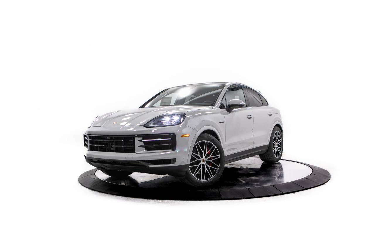 2026 PORSCHE Cayenne