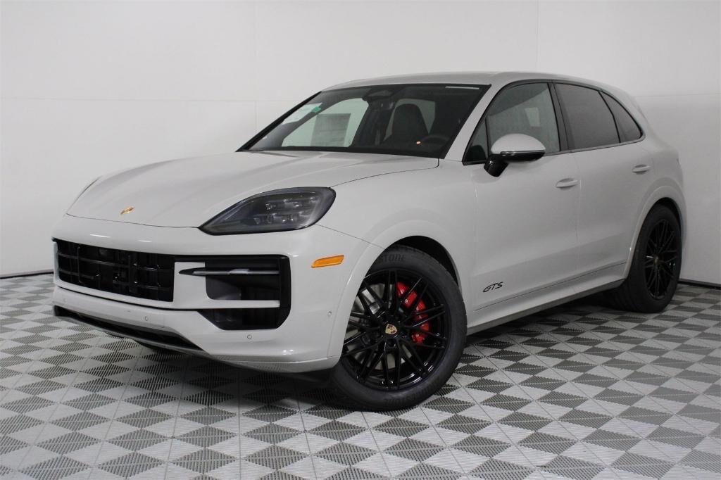2026 PORSCHE Cayenne