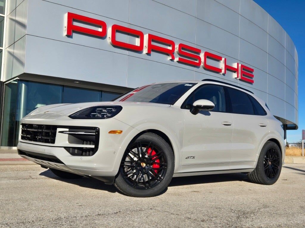 2026 PORSCHE Cayenne