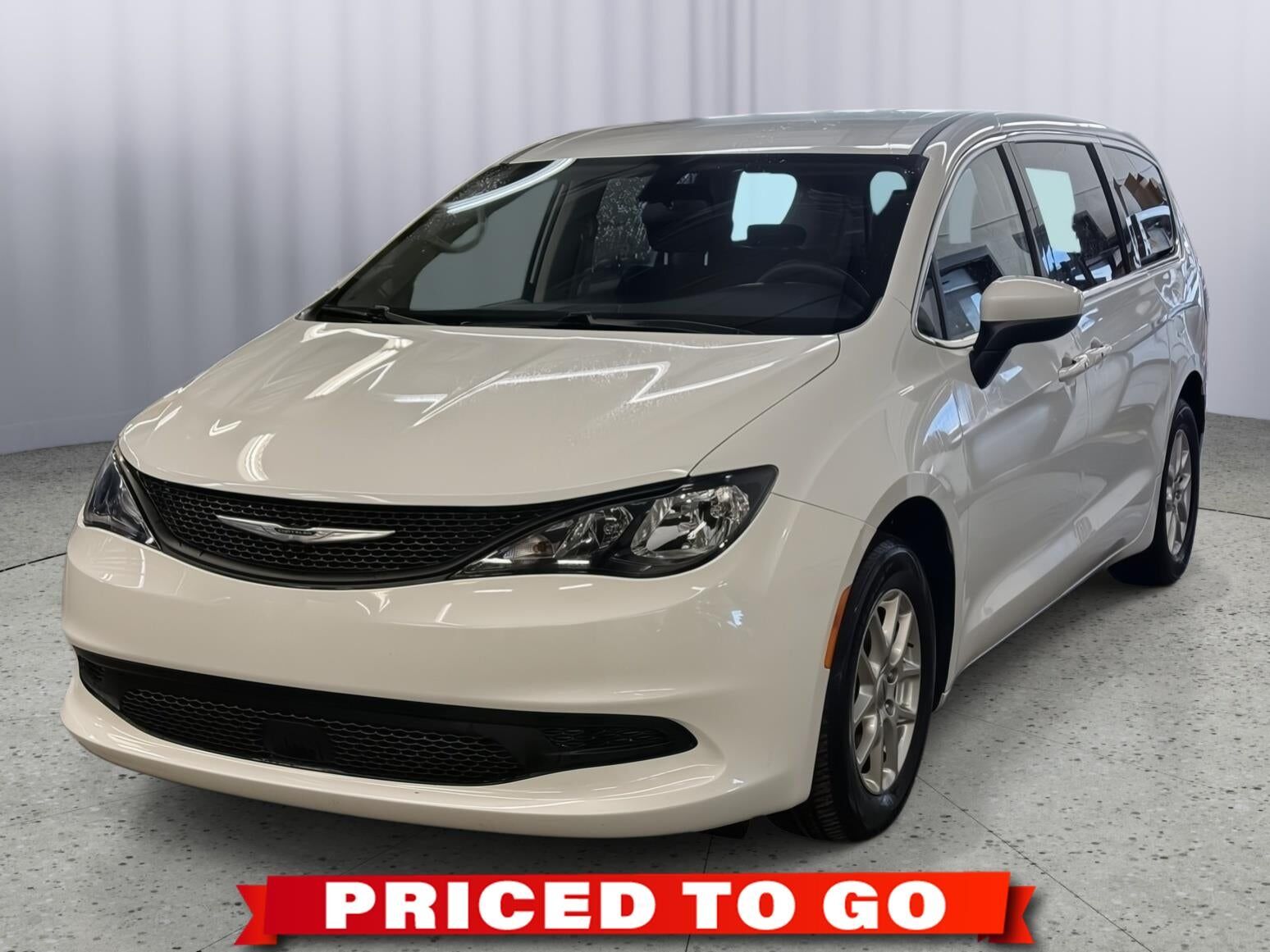 2022 CHRYSLER Voyager